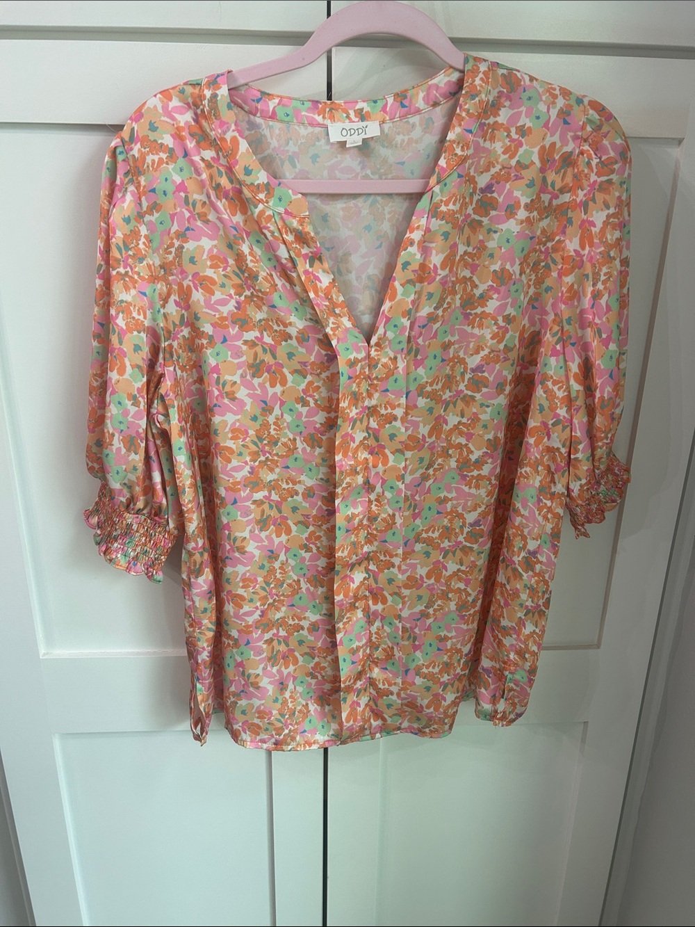 ODDY Floral Button-Front Blouse in Pink, Orange & Mint